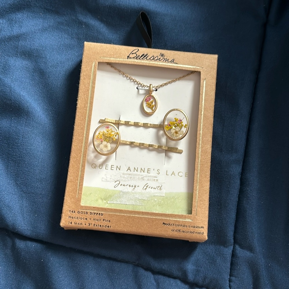 Bellíssima Queen Anne’s Lace Necklace + 2 Hair Pins